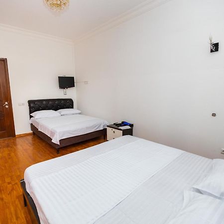 Yan Hotel Yerevan Exterior foto