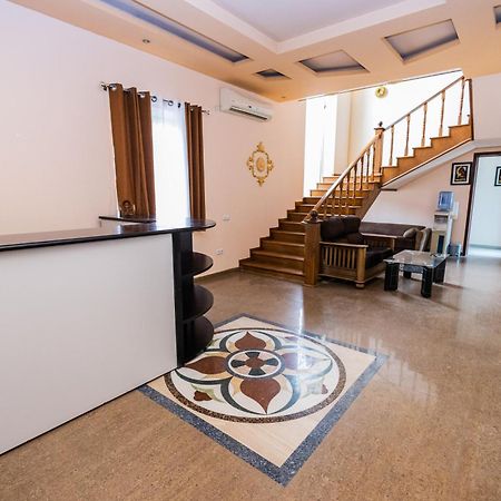 Yan Hotel Yerevan Exterior foto