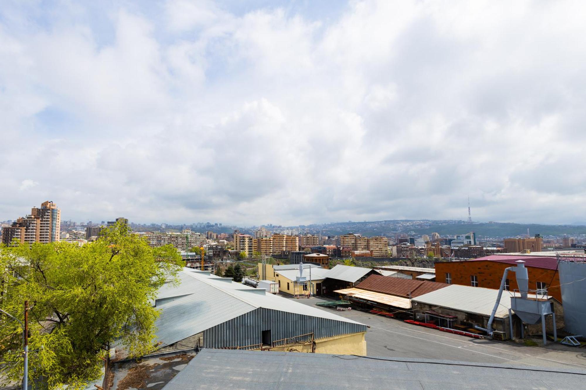 Yan Hotel Yerevan Exterior foto