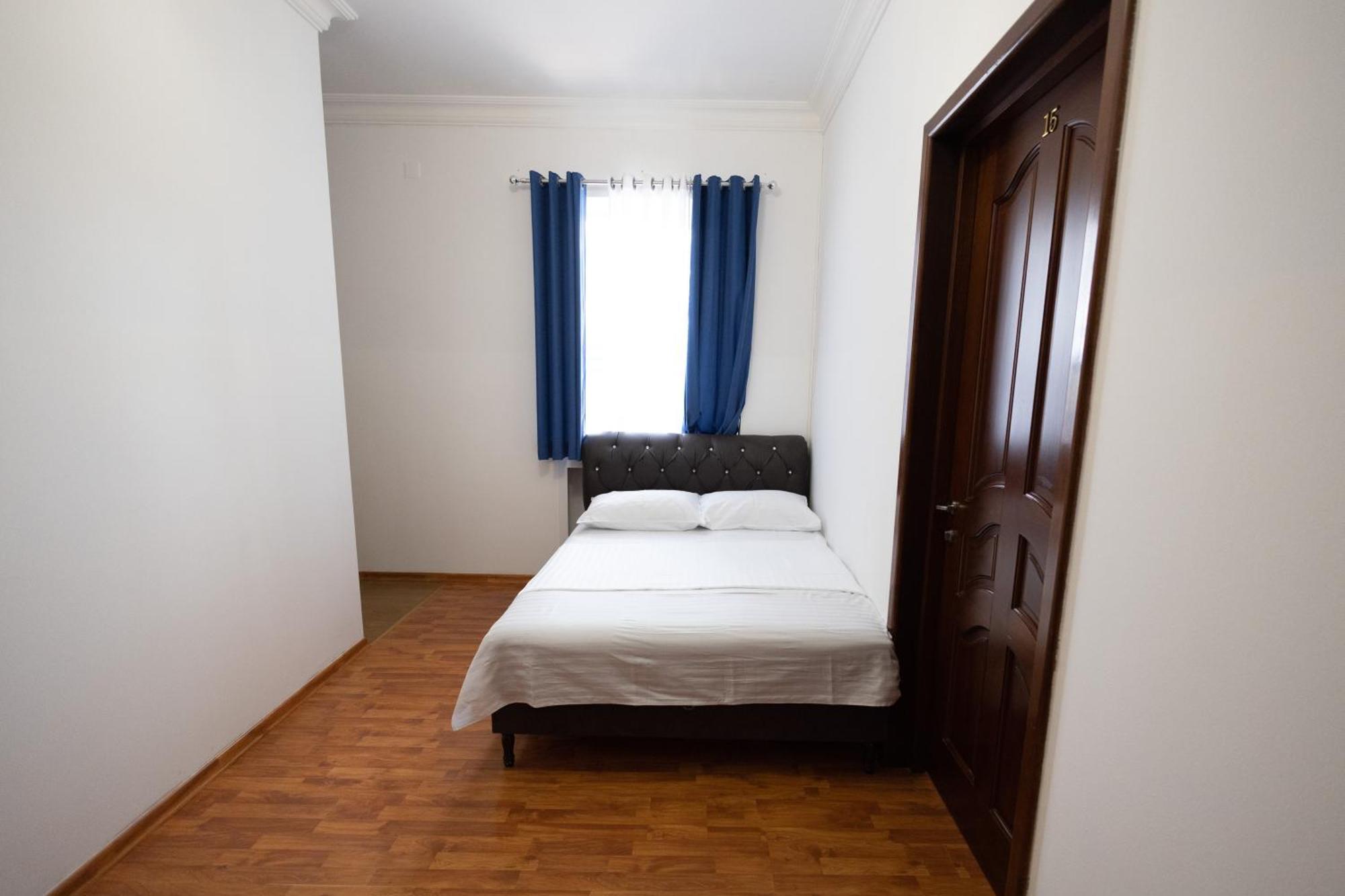 Yan Hotel Yerevan Exterior foto