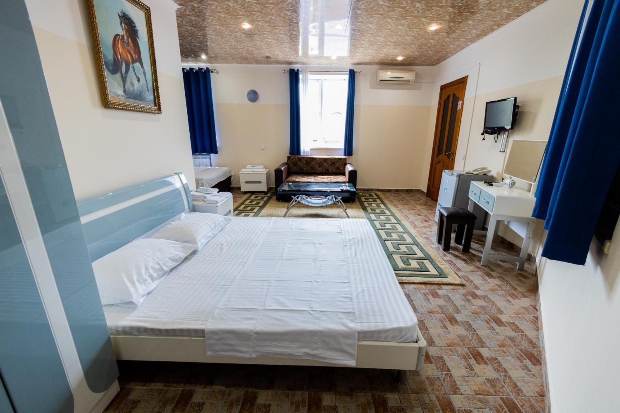 Yan Hotel Yerevan Exterior foto